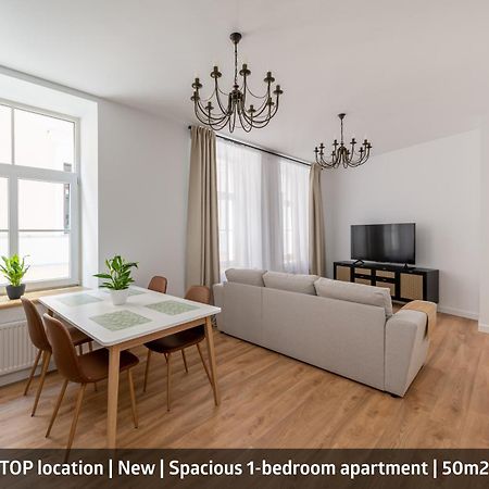 Spacious 1-Bedroom Apartment In The Heart Of Old Town 리가 외부 사진