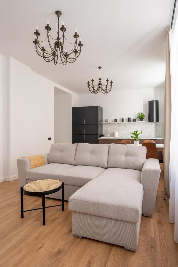 Spacious 1-Bedroom Apartment In The Heart Of Old Town 리가 외부 사진