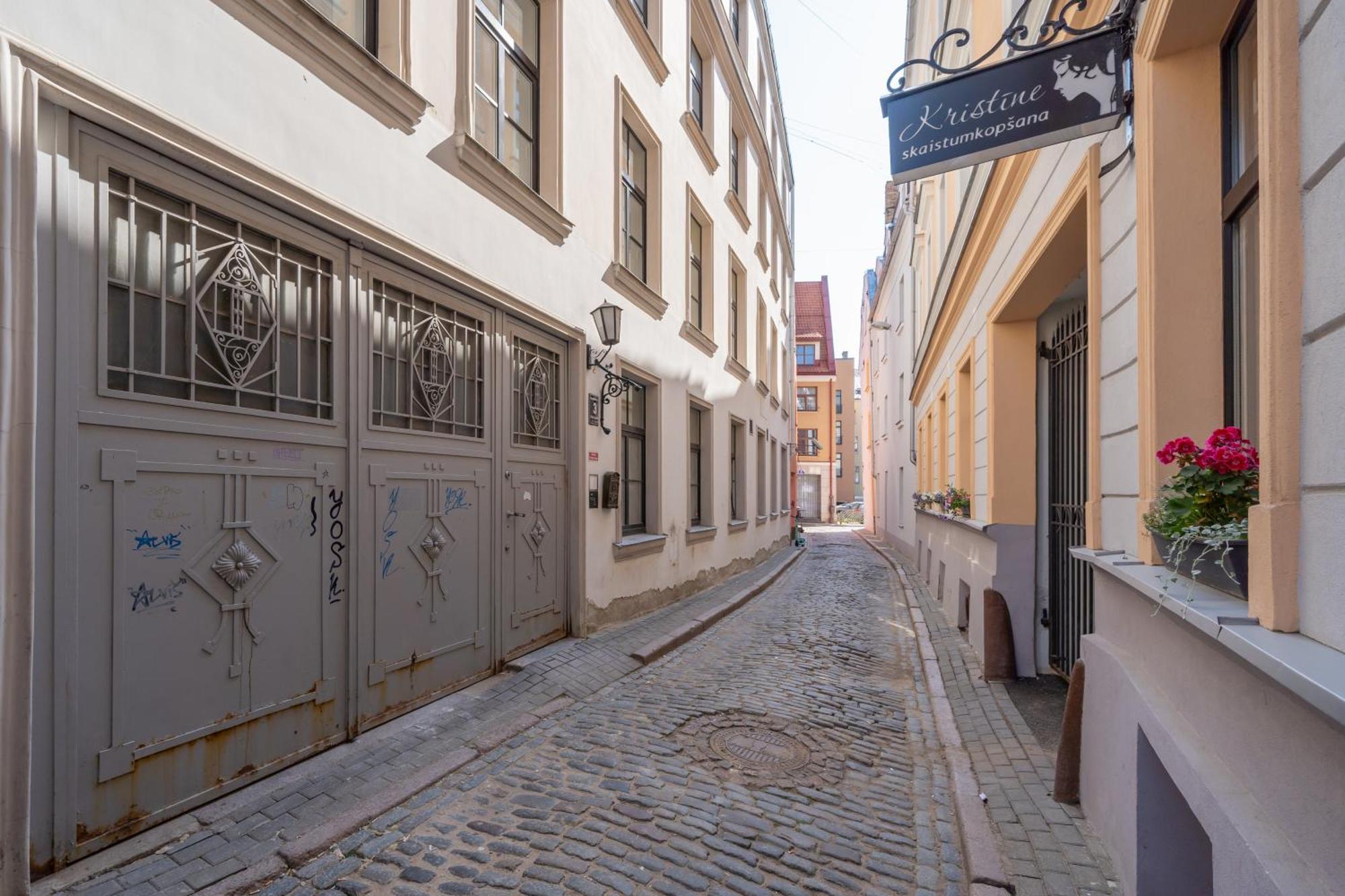 Spacious 1-Bedroom Apartment In The Heart Of Old Town 리가 외부 사진